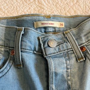 Levi’s wedge skinny size 26